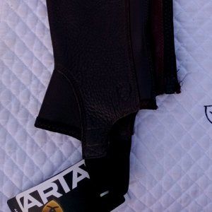 NWT Ariat concord half chaps size XSM style 10004459 chocolate